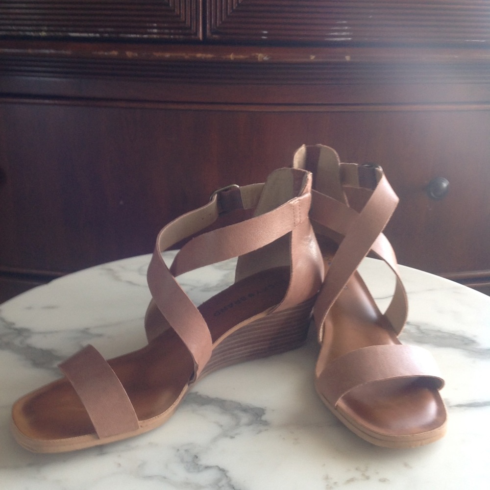 Lucky Brand Wedge Strappy Sandals